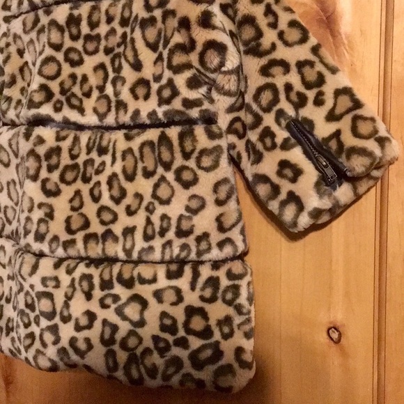THE CHILDREN’S PLACE Full Zip Leopard Coat EUC 12M - Picture 3 of 6